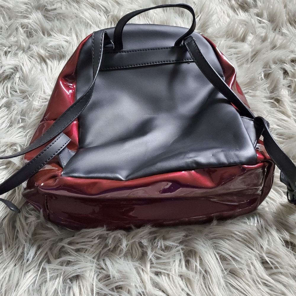 Guess small backpack - Picture 2 of 2